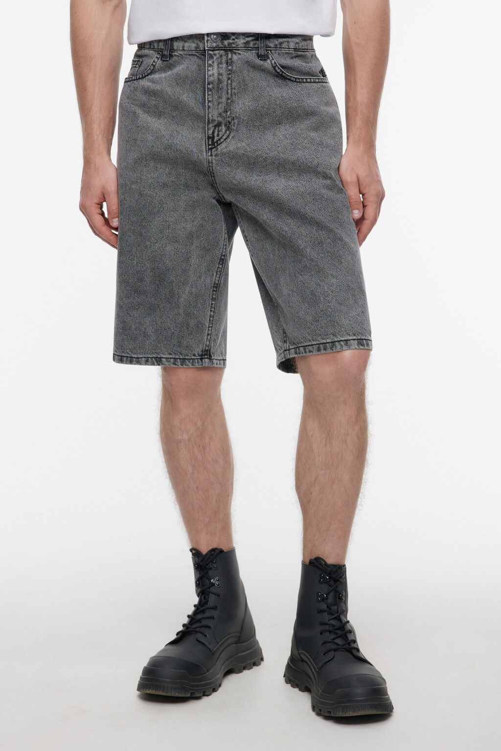 Шорты джинсовые прямые со средней посадкой - цвет серый - 1