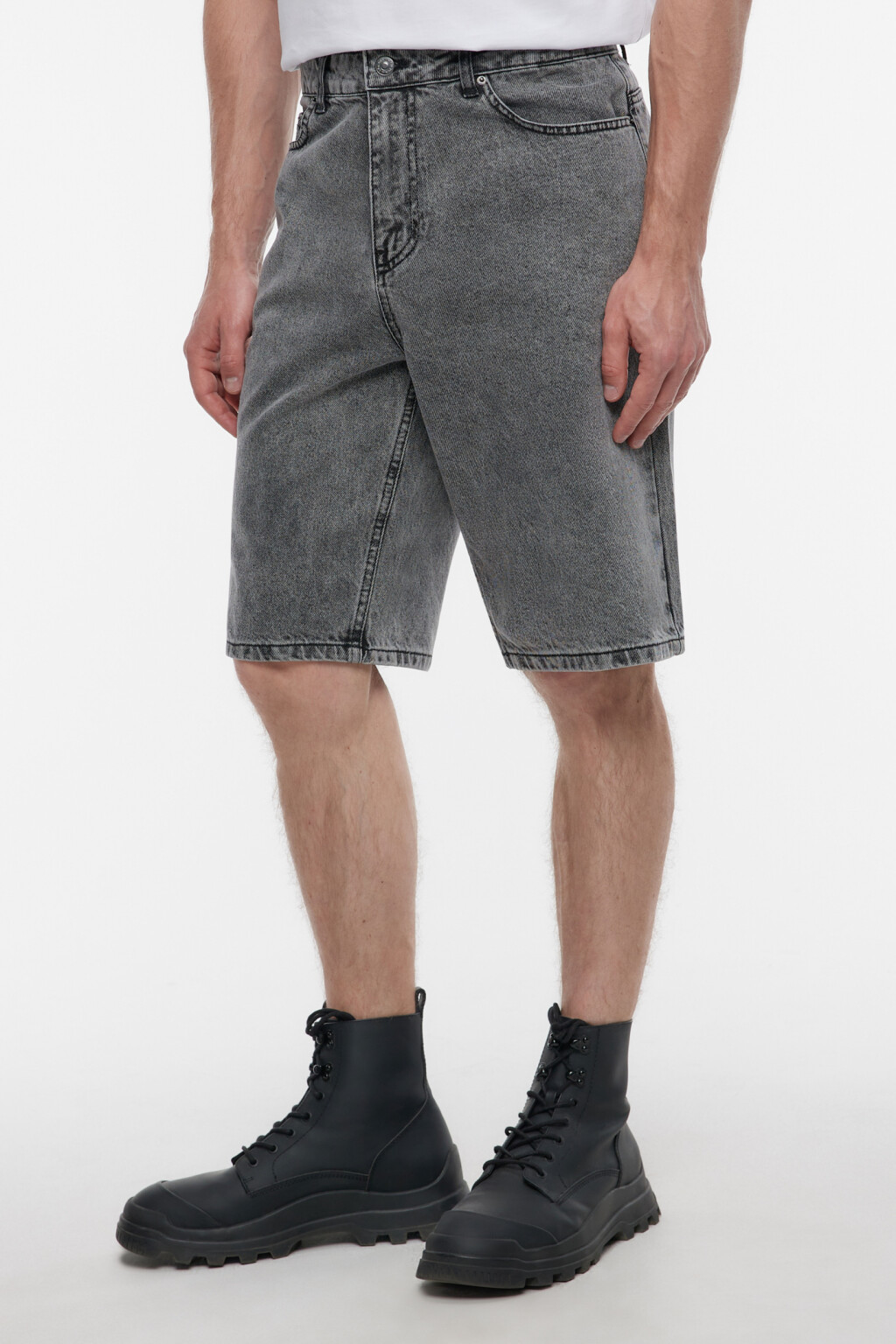 Шорты джинсовые прямые со средней посадкой - цвет серый - 2