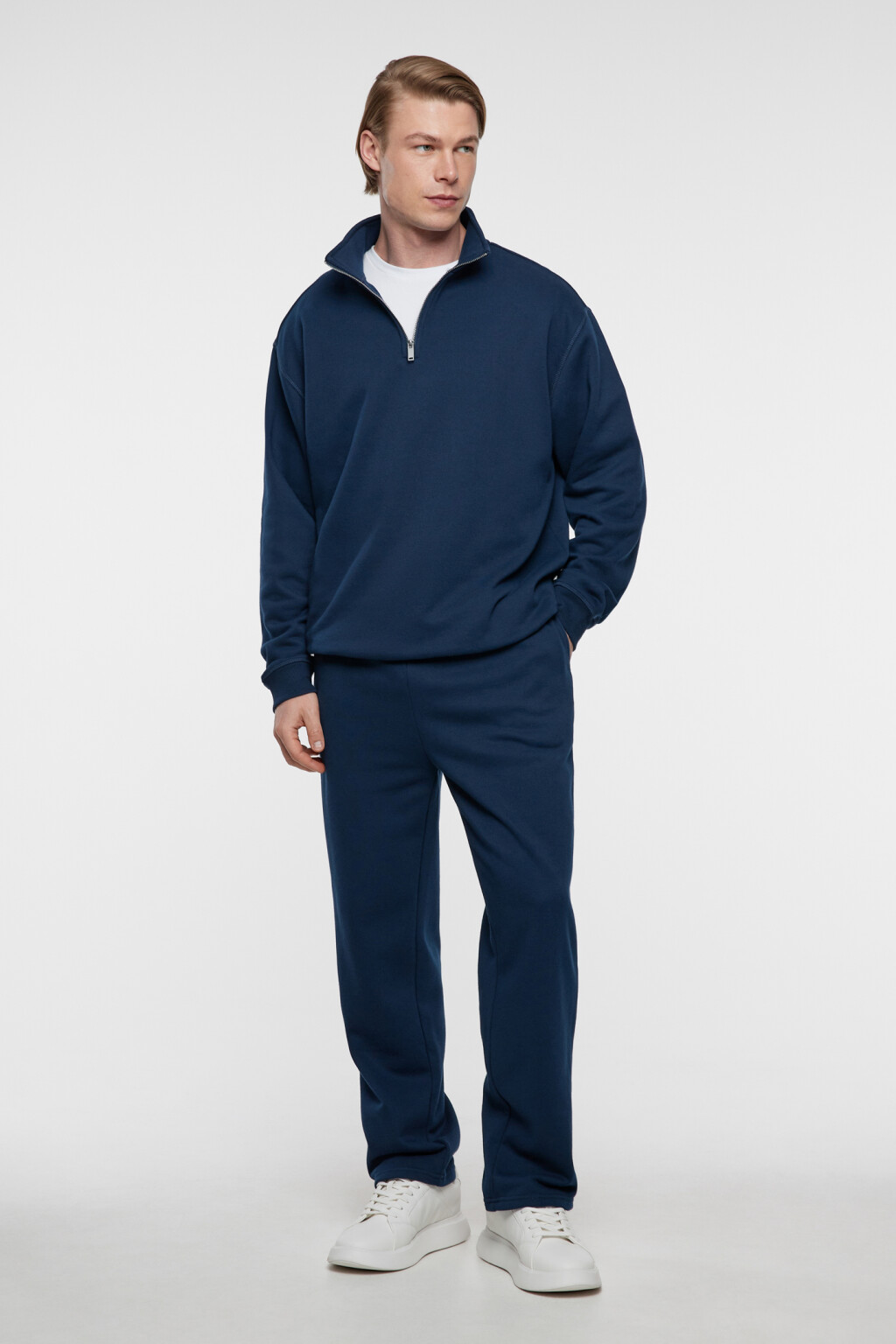 Брюки-джоггеры хлопковые с поясом на завязках - цвет синий - 4