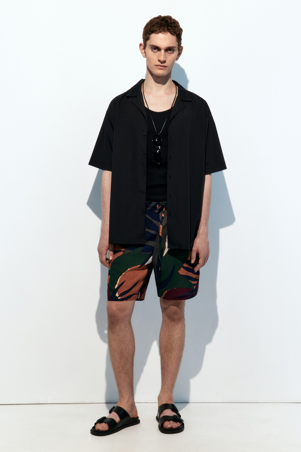 Шорты вискозные с поясом на завязках и принтом - цвет мультиколор - 5