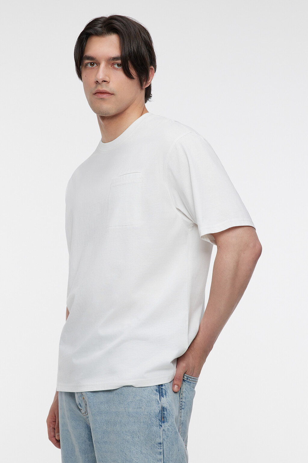 Футболка хлопковая прямая с нагрудным карманом - цвет белый - 3