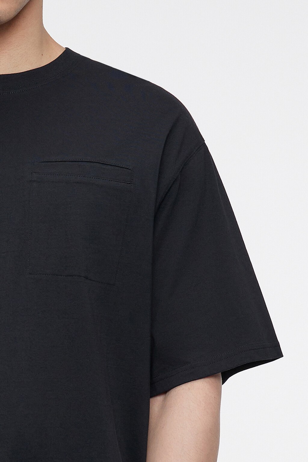 Футболка хлопковая прямая с нагрудным карманом - цвет черный - 6