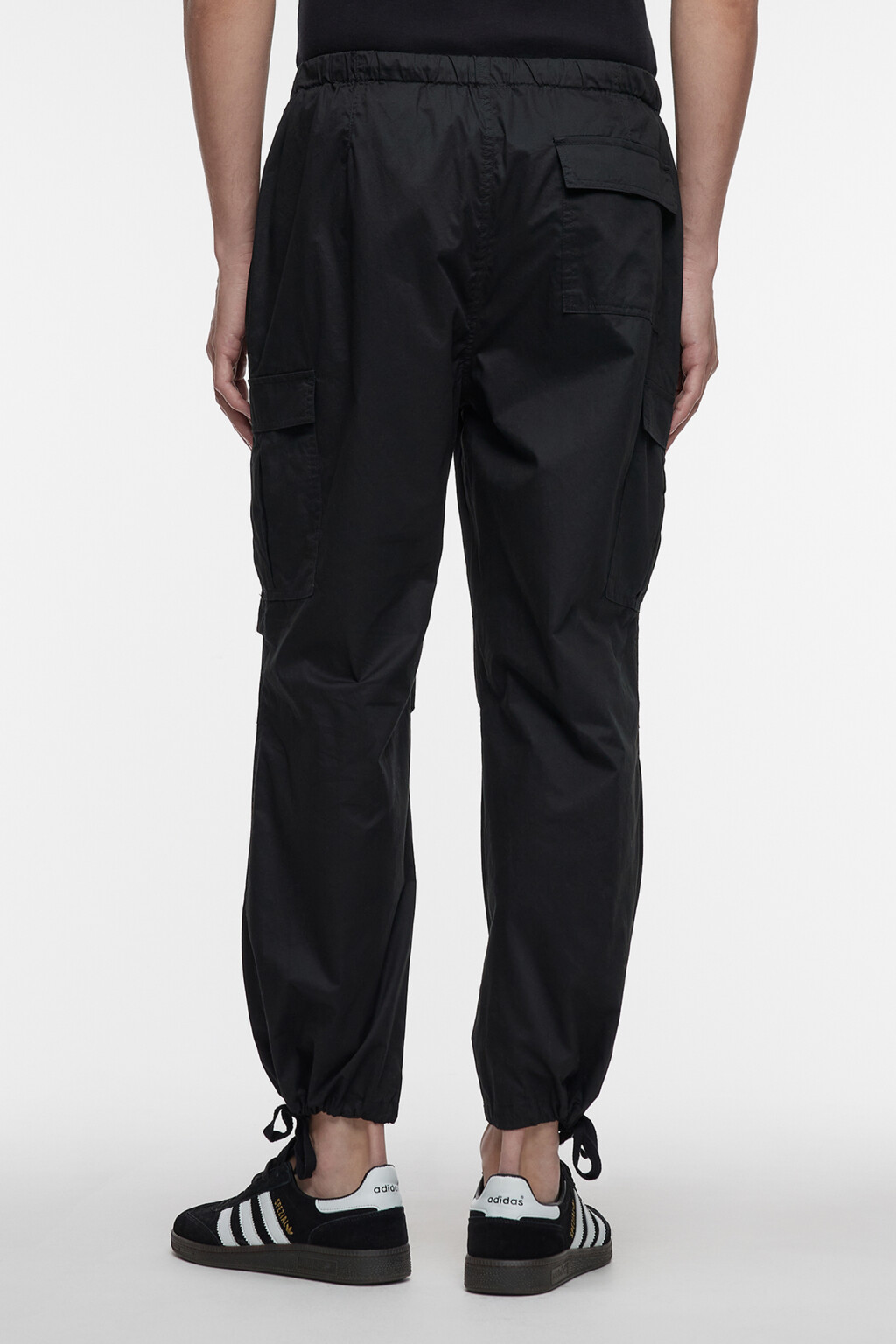 Брюки-парашюты хлопковые с карманами карго - цвет черный - 4