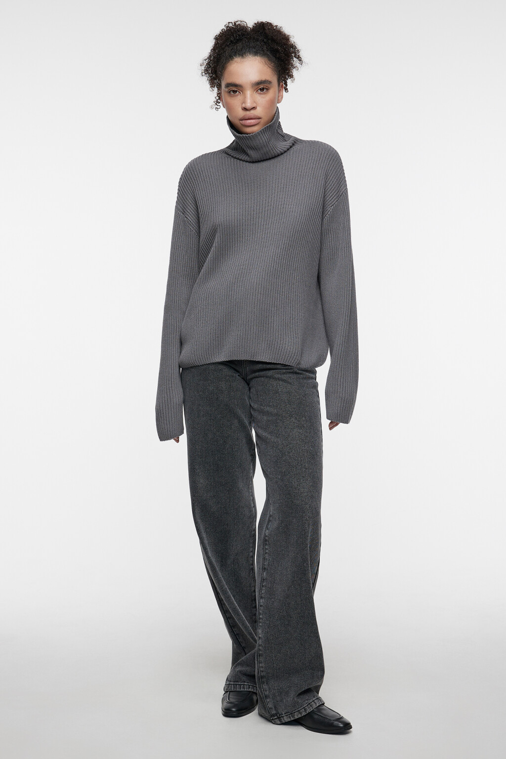 Свитер толстой вязки хлопковый с воротником-стойкой - цвет серый - 4