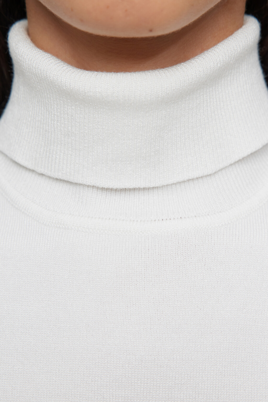 Водолазка вискозная облегающая без рукавов - цвет белый - 6