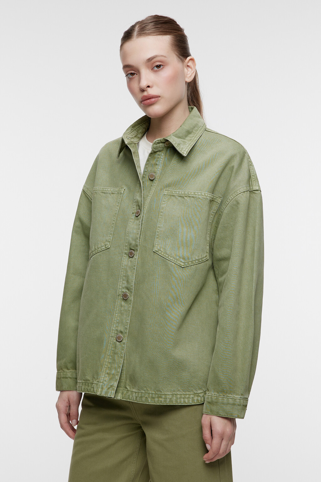 Рубашка джинсовая прямая с нагрудными карманами - цвет зеленый - 3