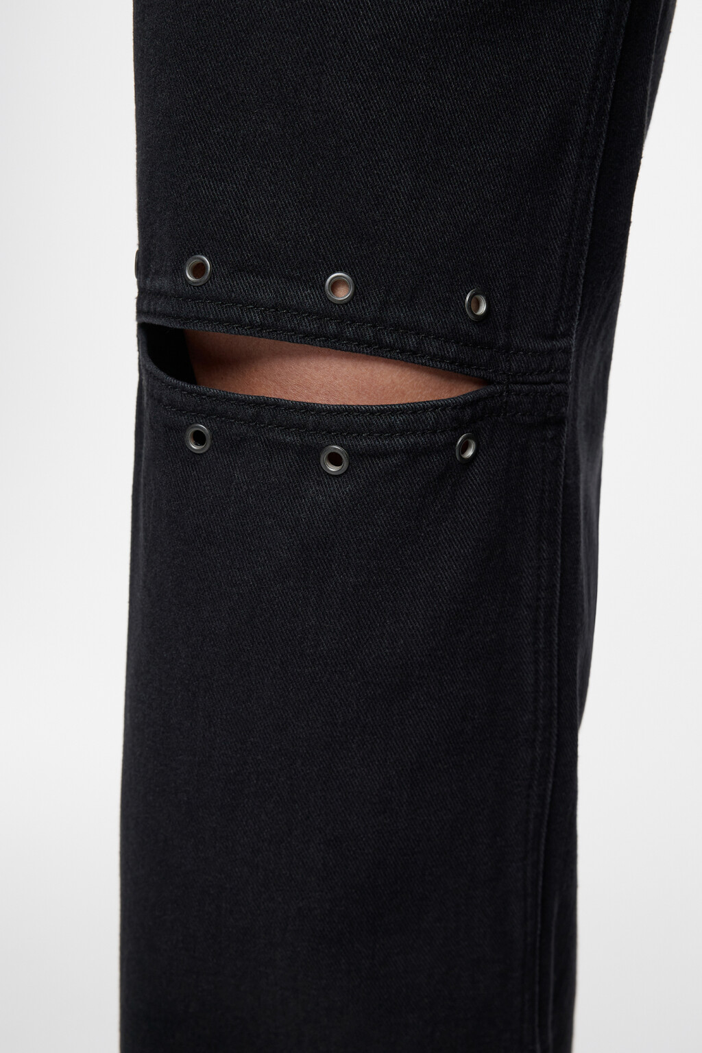 Джинсы wide leg широкие с разрезом и люверсами - цвет черный - 6