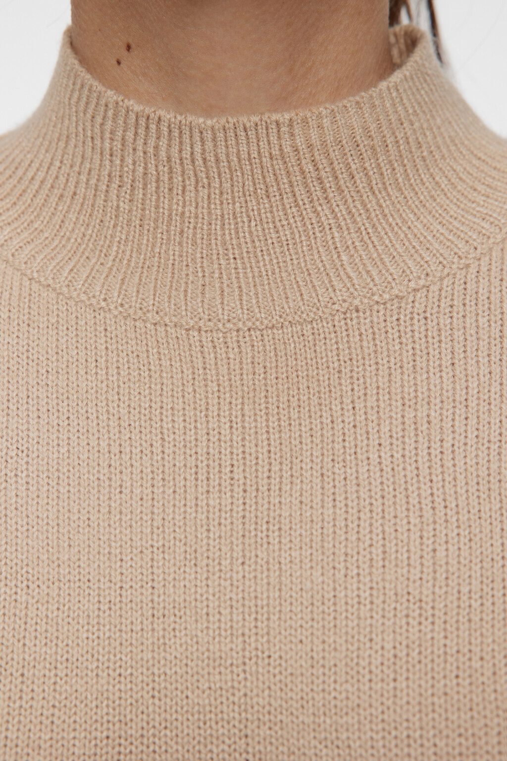 Свитер с горлом вязаный свободного кроя - цвет бежевый - 5