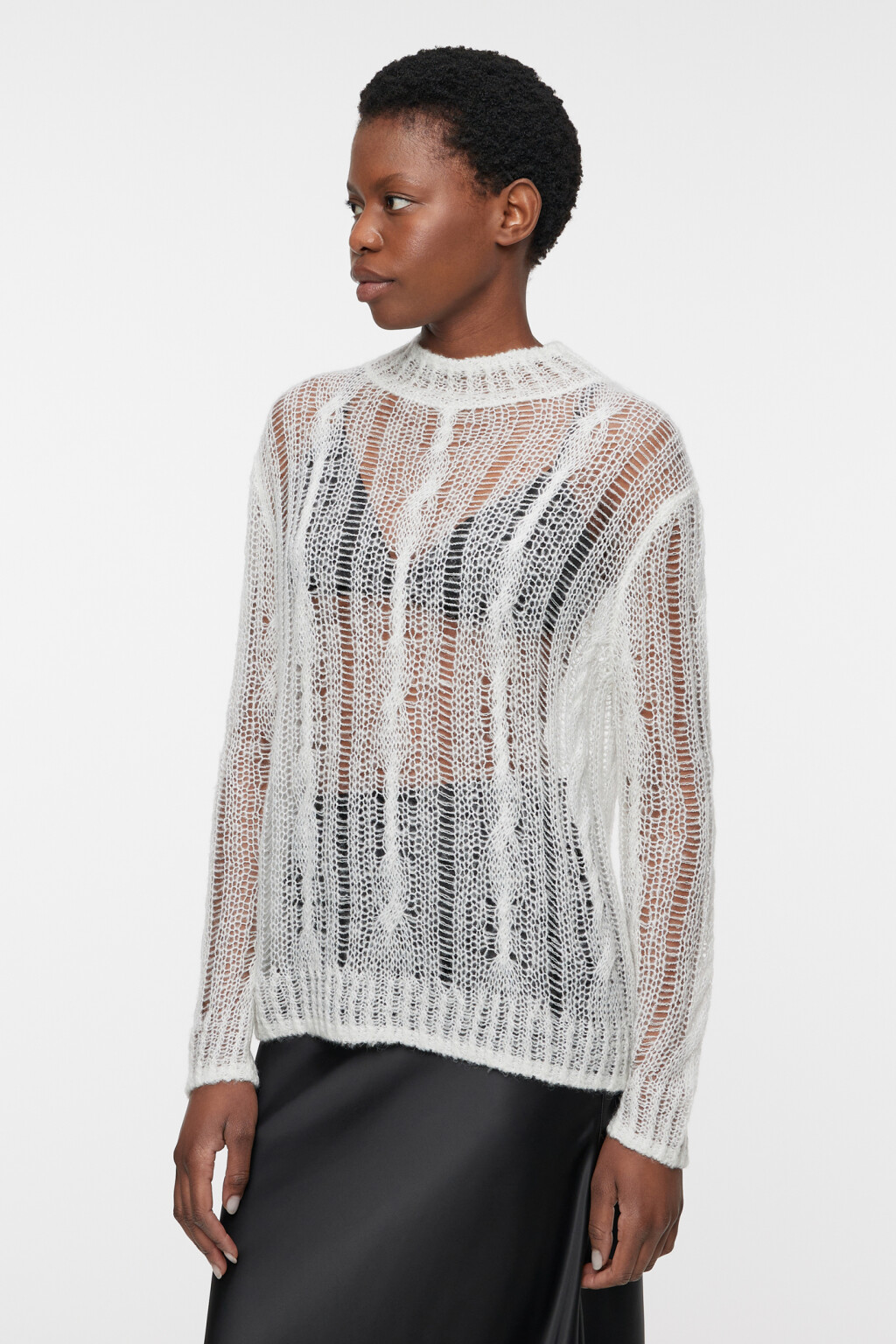 Свитер ажурный прозрачный с узором-косичкой - цвет белый - 2
