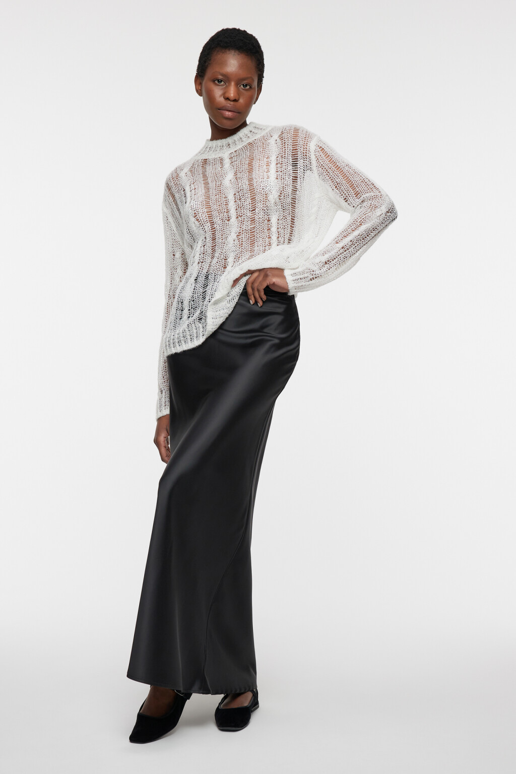 Свитер ажурный прозрачный с узором-косичкой - цвет белый - 4