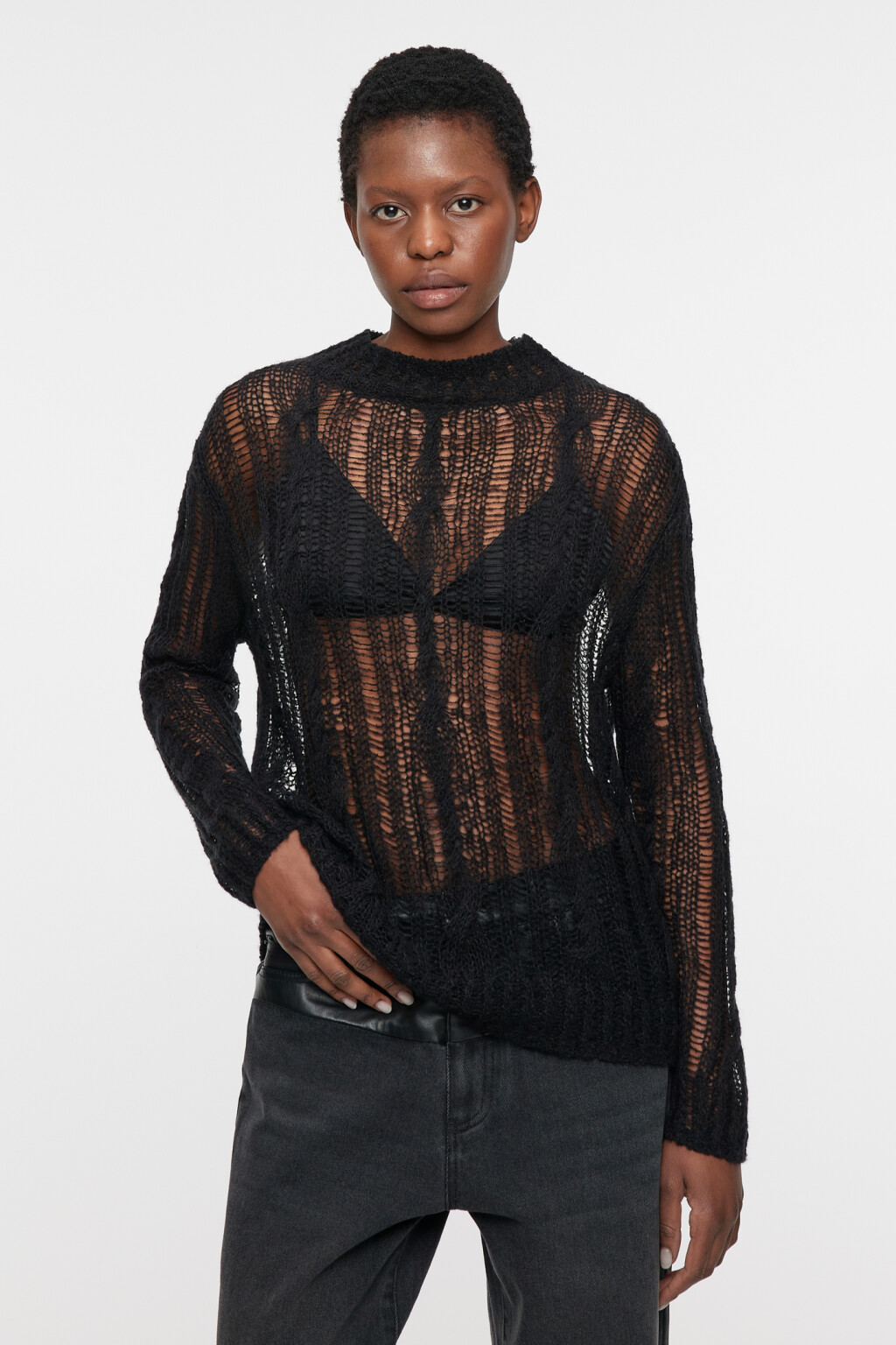 Свитер ажурный прозрачный с узором-косичкой - цвет черный - 3