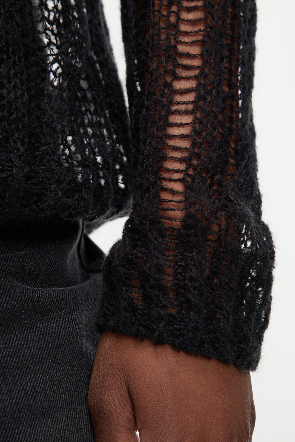 Свитер ажурный прозрачный с узором-косичкой - цвет черный - 7