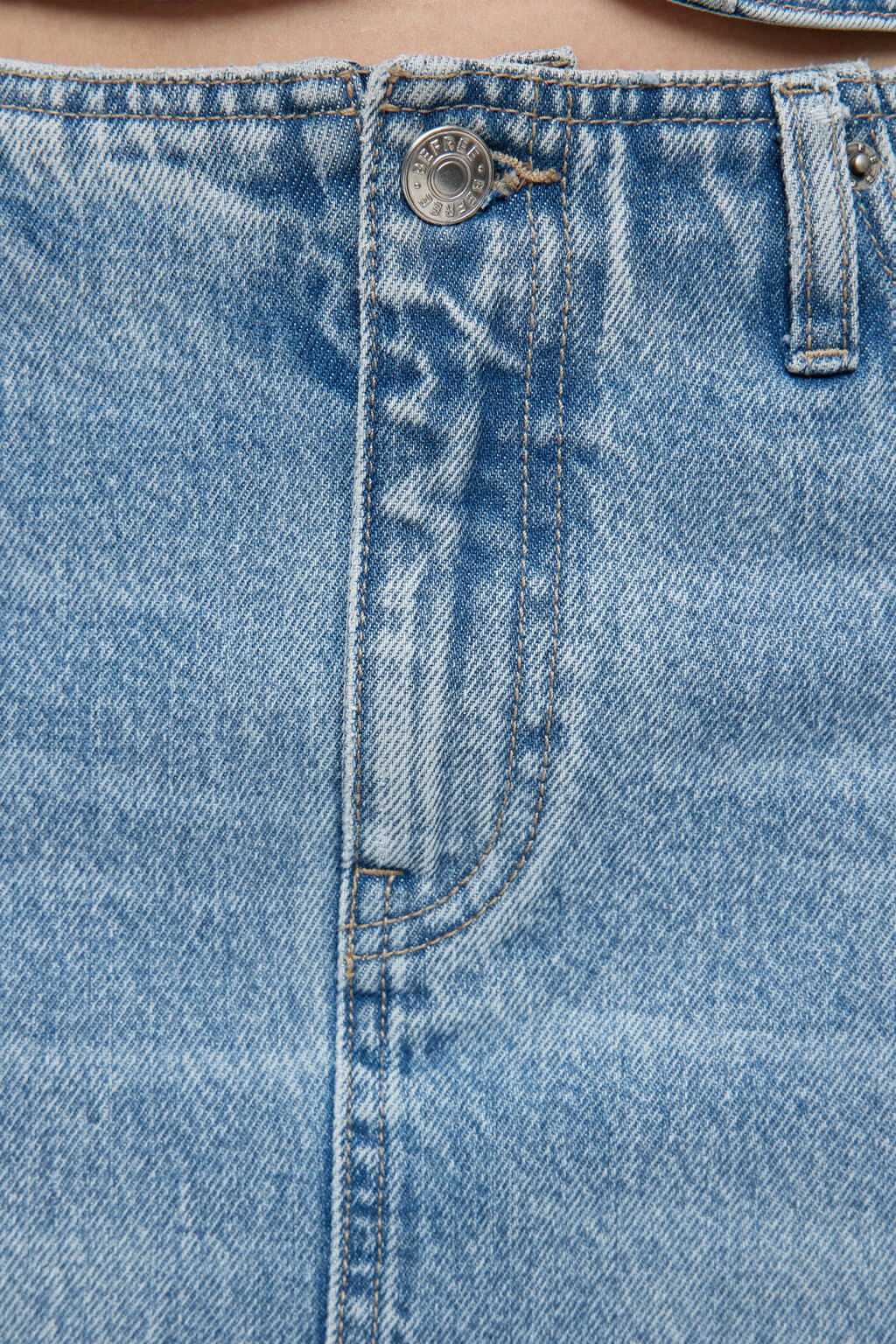 Юбка миди джинсовая с разрезом и низкой посадкой - цвет голубой - 6