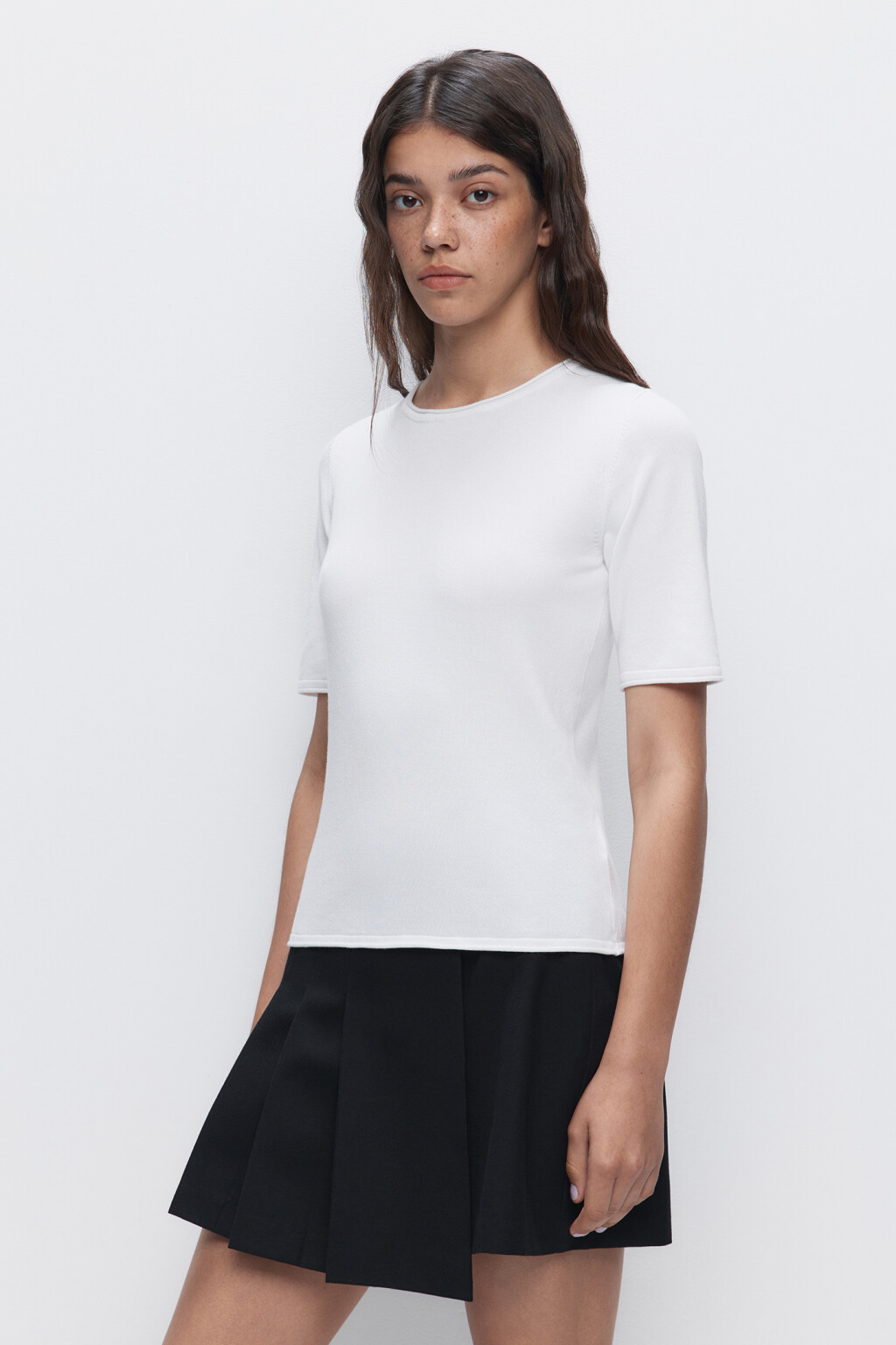 Джемпер вискозный облегающий с короткими рукавами - цвет белый - 2