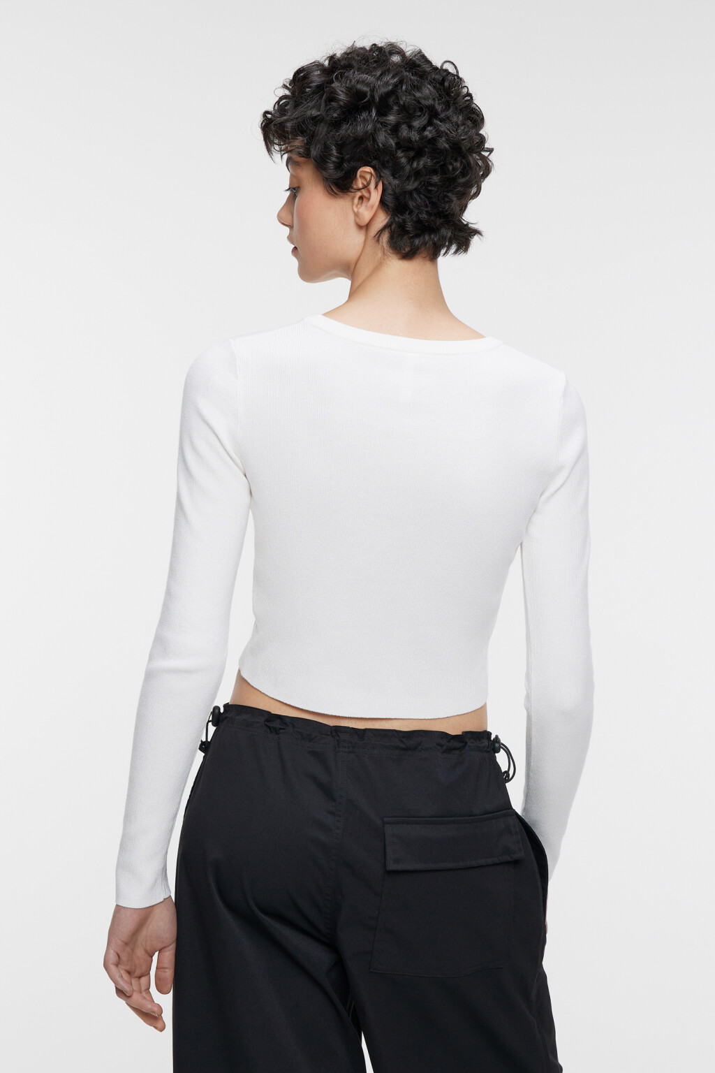 Джемпер вязаный укороченный вискозный тонкой вязки - цвет белый - 3