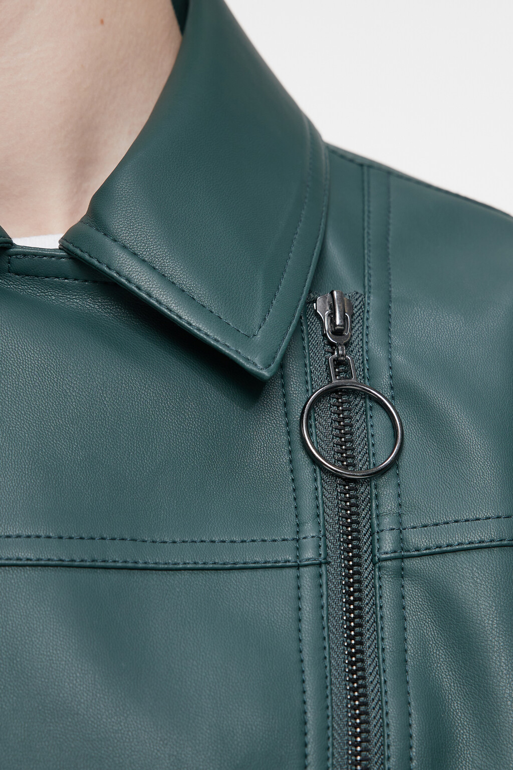 Куртка-косуха из искусственной кожи укороченная с ремнем - цвет зеленый - 5