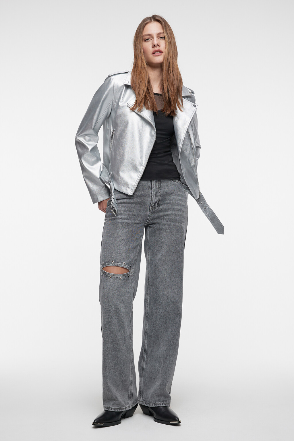 Куртка-косуха короткая серебристая с эффектом металлик - цвет серый - 1