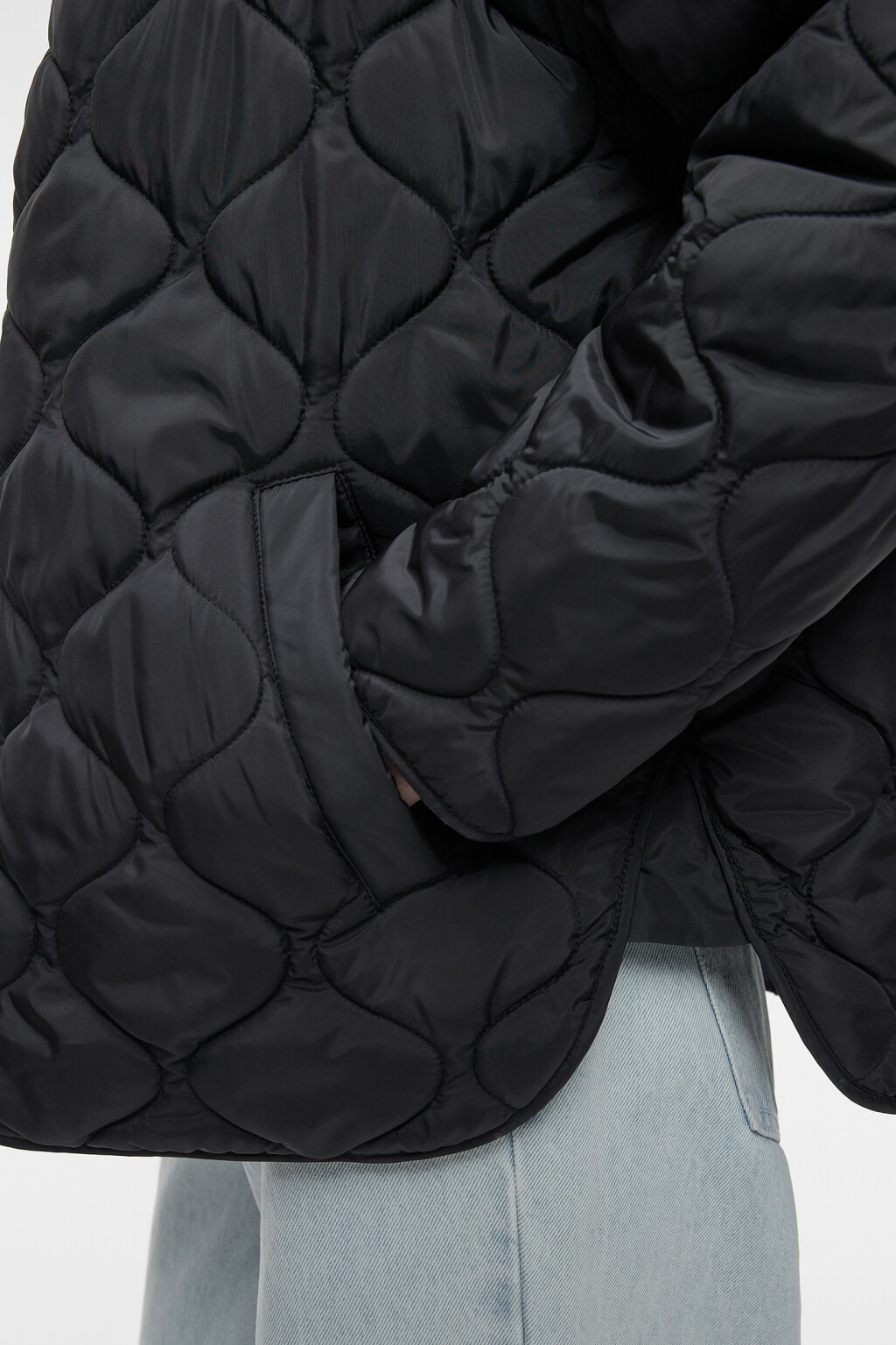 Куртка стеганая короткая с круглым вырезом без воротника - цвет черный - 6