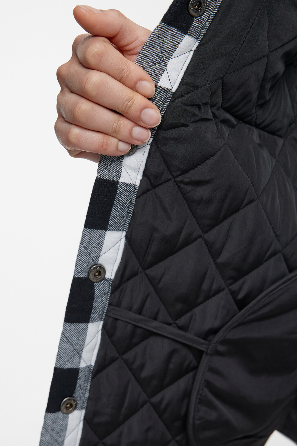 Куртка-рубашка стеганая утепленная с нагрудными карманами - цвет черный - 8