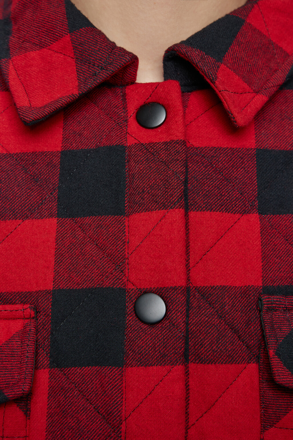 Куртка-рубашка стеганая утепленная с нагрудными карманами - цвет красный - 5