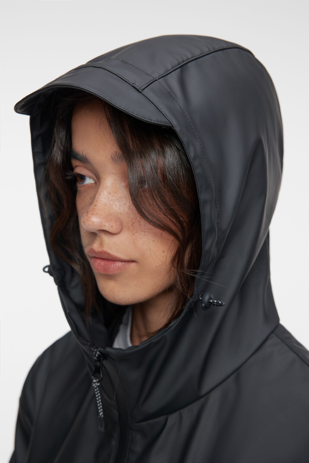 Плащ-дождевик прорезиненный с капюшоном и козырьком - цвет черный - 8