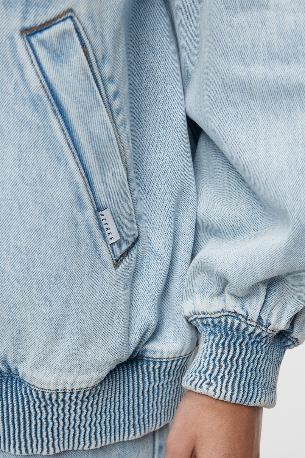 Куртка-бомбер oversize джинсовая на молнии - цвет голубой - 7