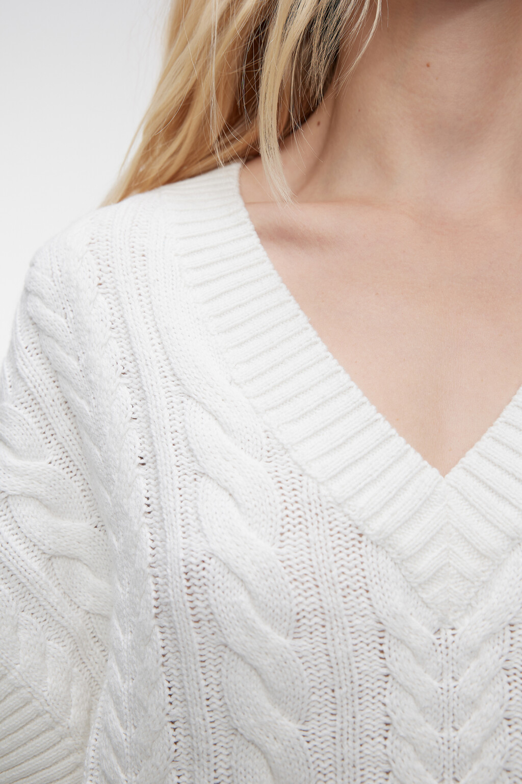 Жилет oversize вязаный хлопковый с узором в косичку - цвет бежевый - 6