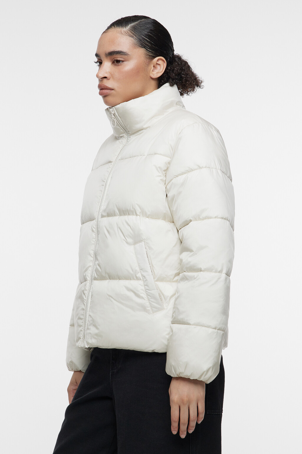 Куртка стеганая короткая с воротником-стойкой - цвет молочный - 3