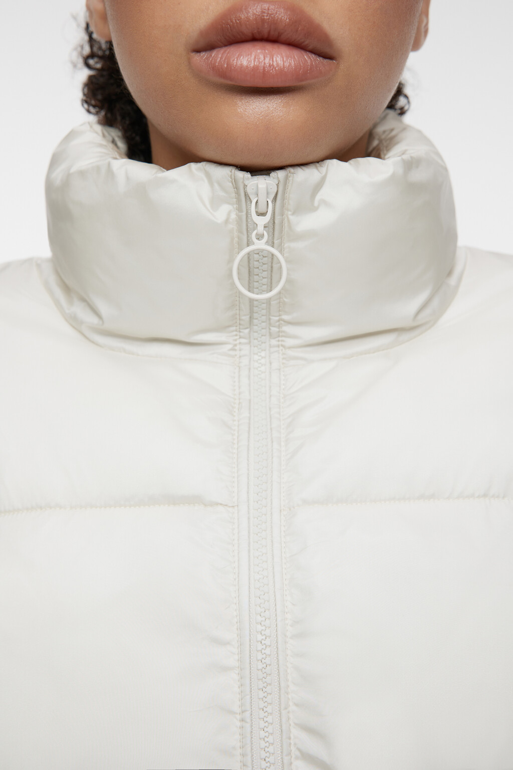 Куртка стеганая короткая с воротником-стойкой - цвет молочный - 5