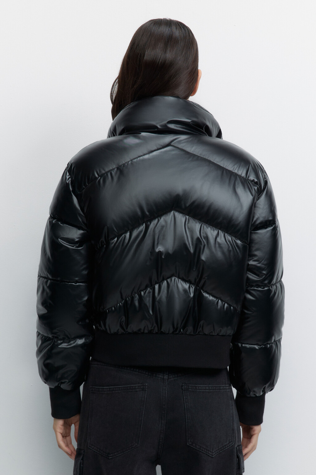 Куртка стеганая укороченная с двойным воротником - цвет черный - 4