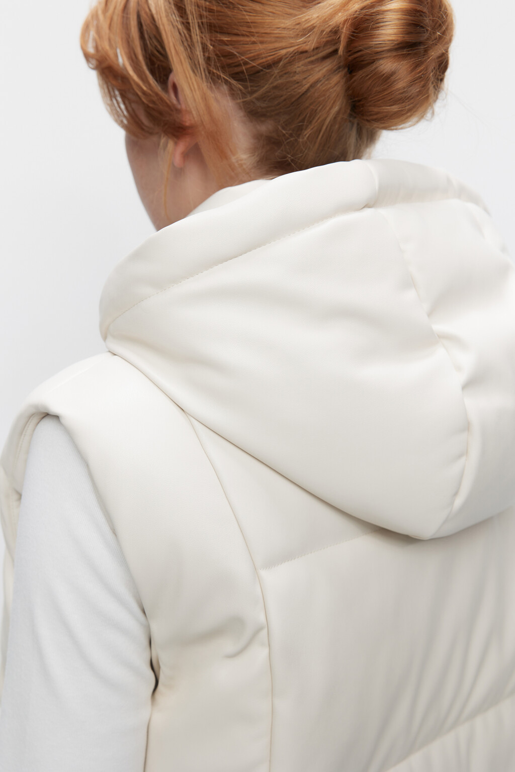 Жилет стеганый с капюшоном - цвет бежевый - 8