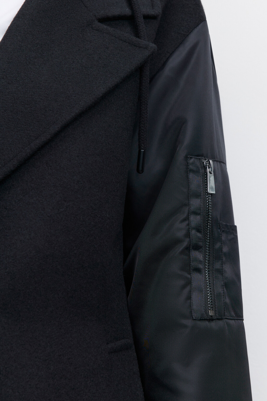 Пальто двубортное драповое с рукавами бомбера - цвет черный - 5