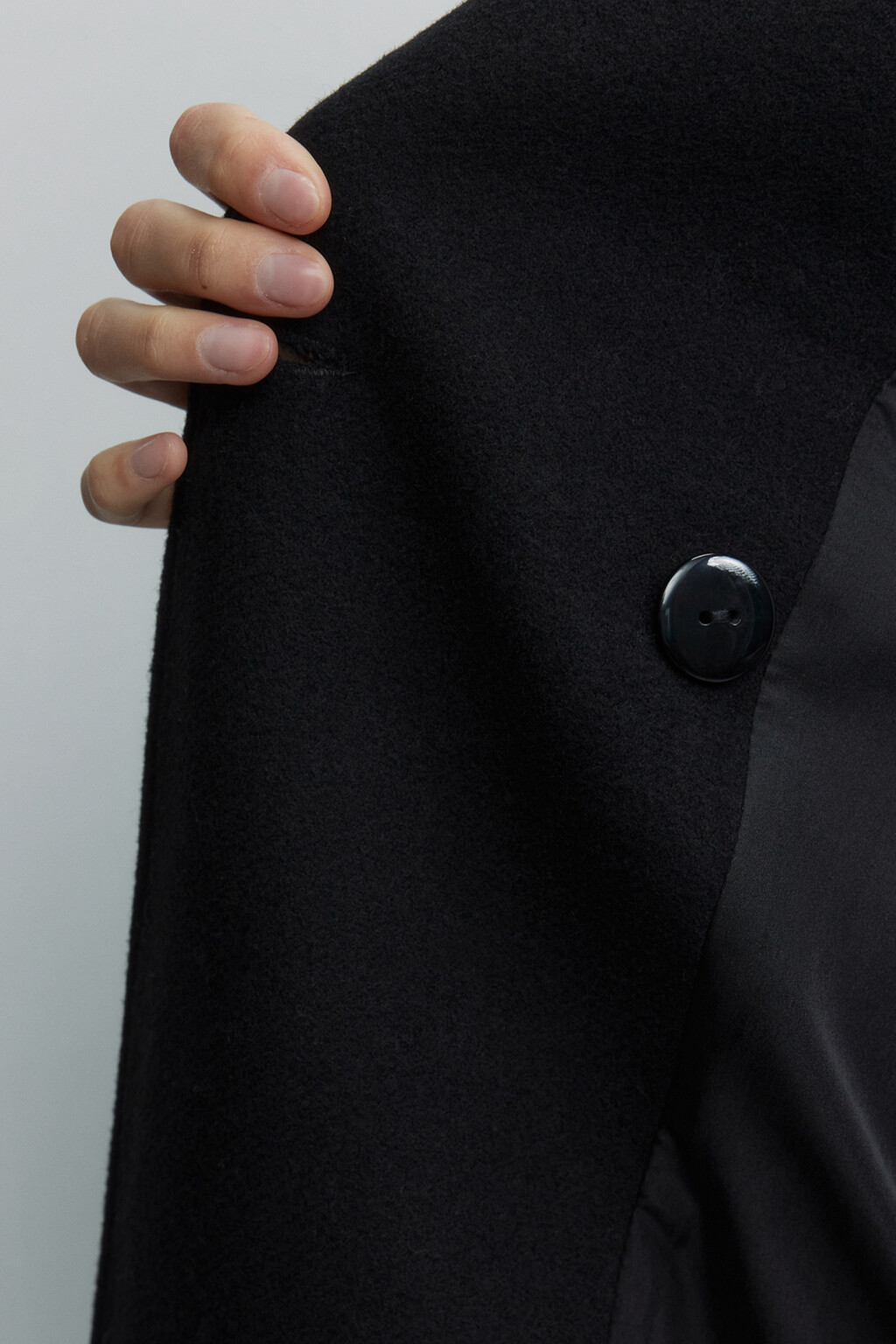 Пальто двубортное драповое с рукавами бомбера - цвет черный - 8