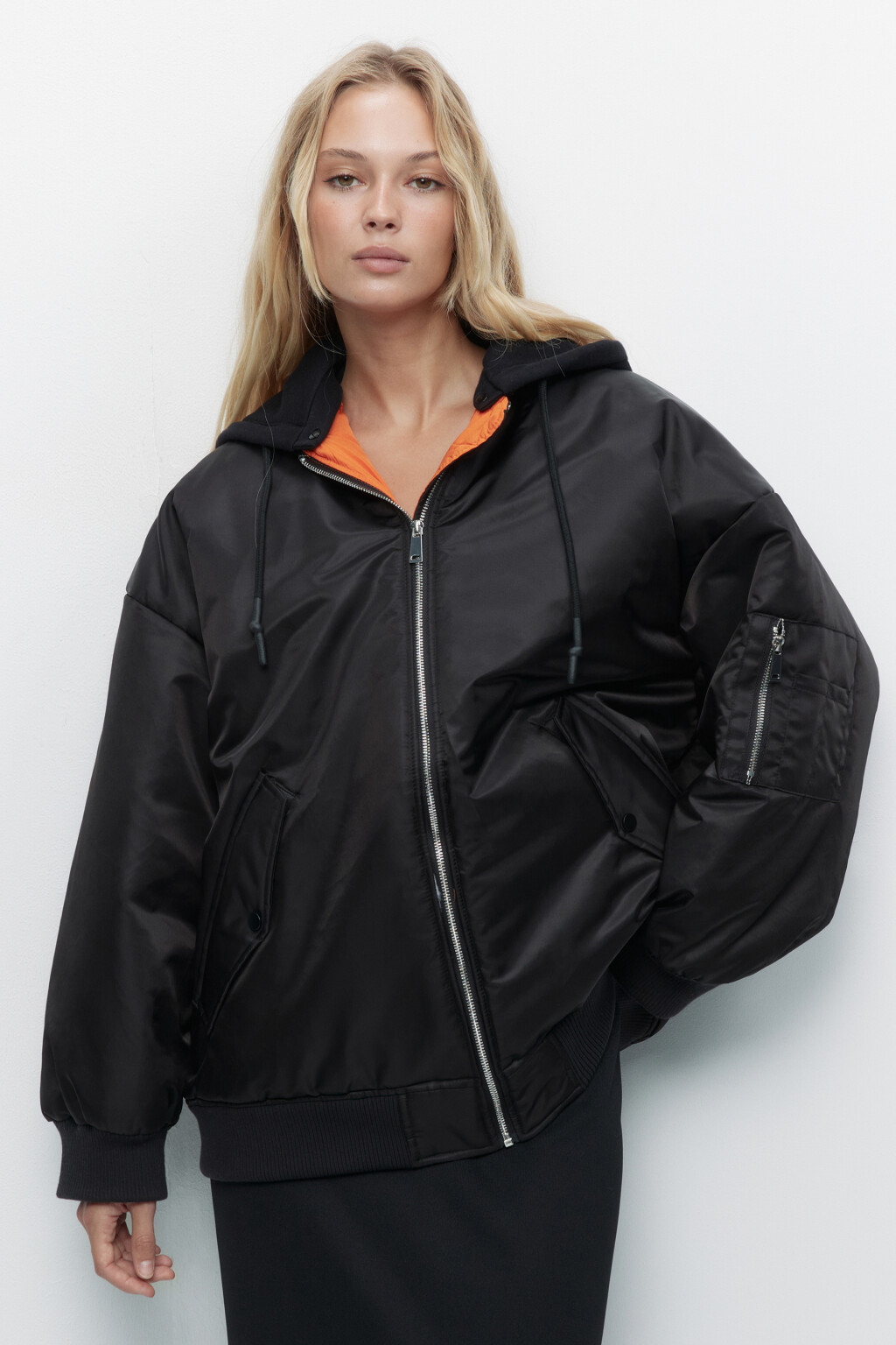 Куртка-бомбер oversize с трикотажным капюшоном - цвет черный - 3