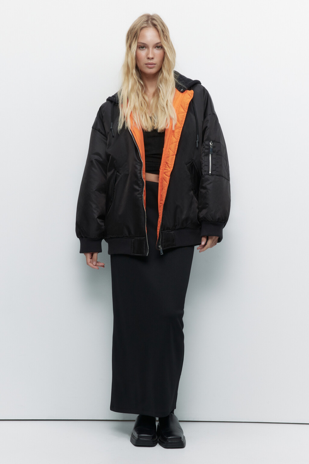 Куртка-бомбер oversize с трикотажным капюшоном - цвет черный - 1