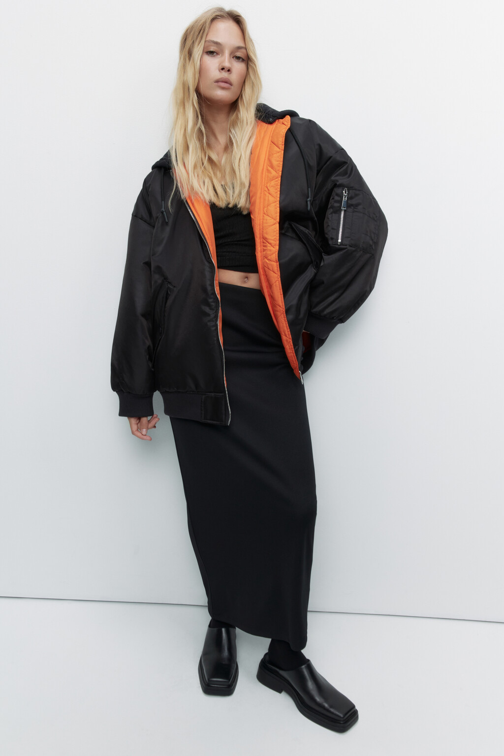 Куртка-бомбер oversize с трикотажным капюшоном - цвет черный - 6