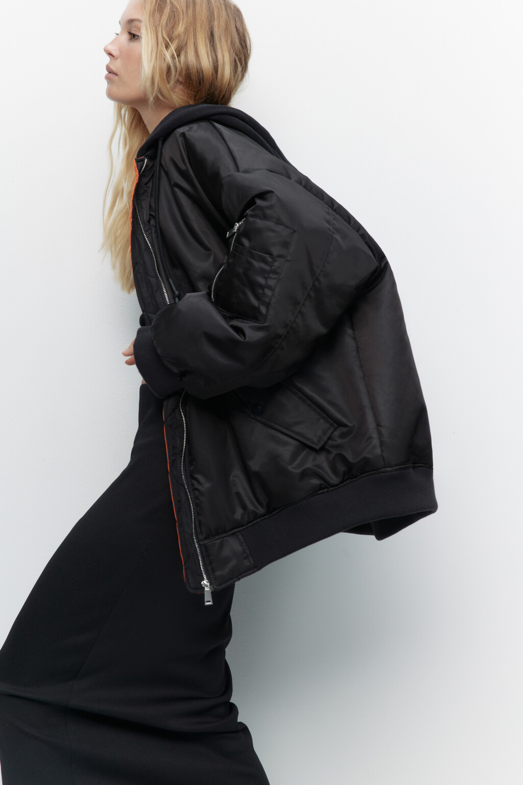 Куртка-бомбер oversize с трикотажным капюшоном - цвет черный - 2