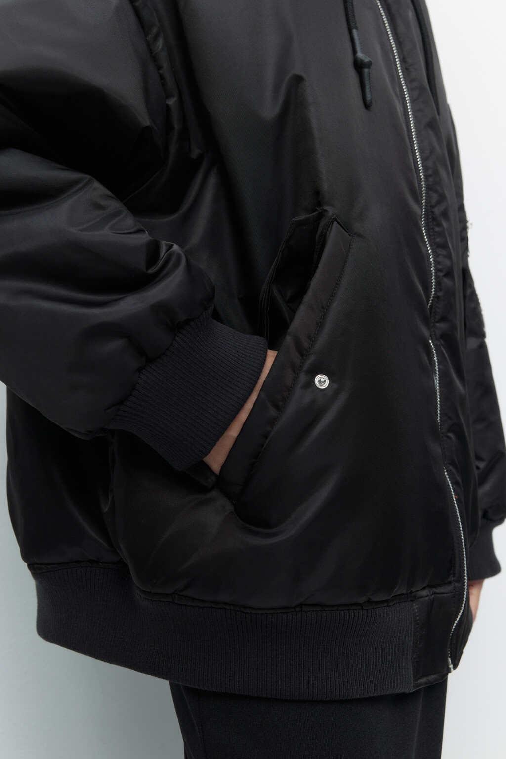 Куртка-бомбер oversize с трикотажным капюшоном - цвет черный - 9