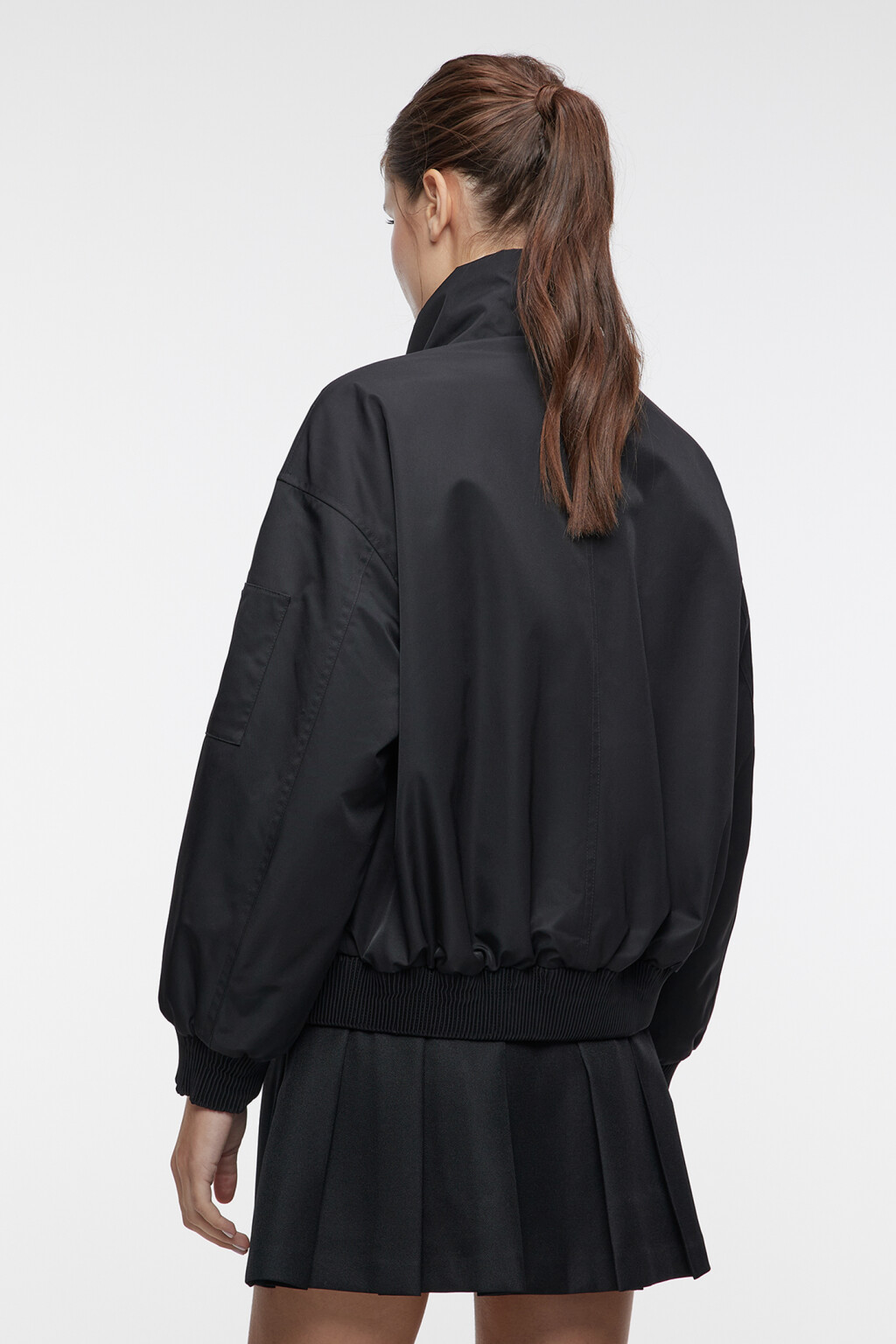 Куртка-бомбер короткая утепленная с подкладом - цвет черный - 4