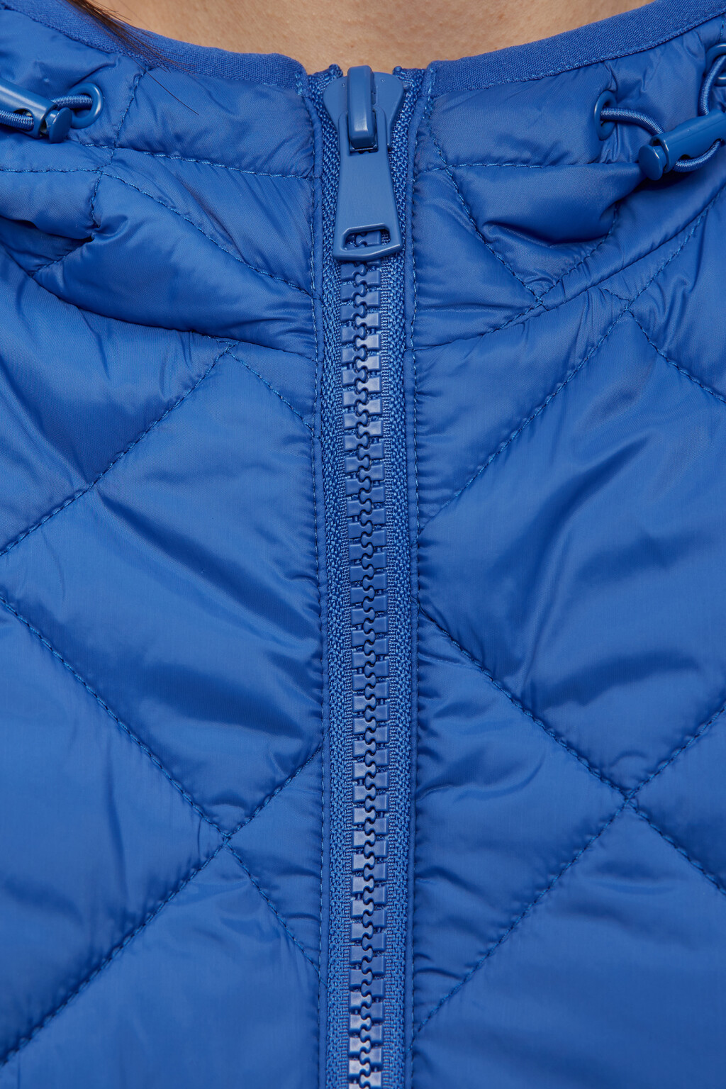 Куртка короткая стеганая с капюшоном и утяжками - цвет синий - 5