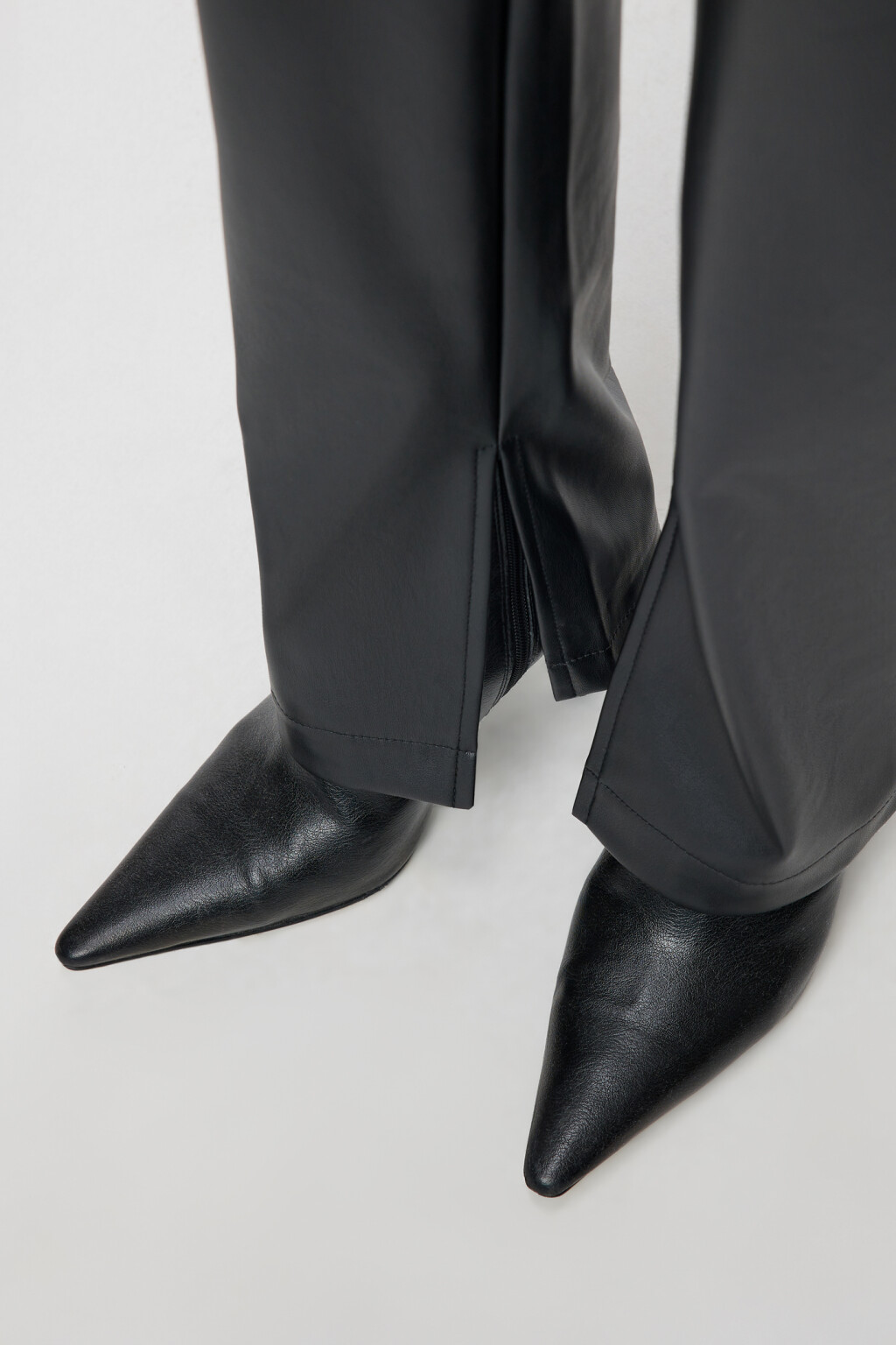 Брюки прямые с разрезами - цвет черный - 6