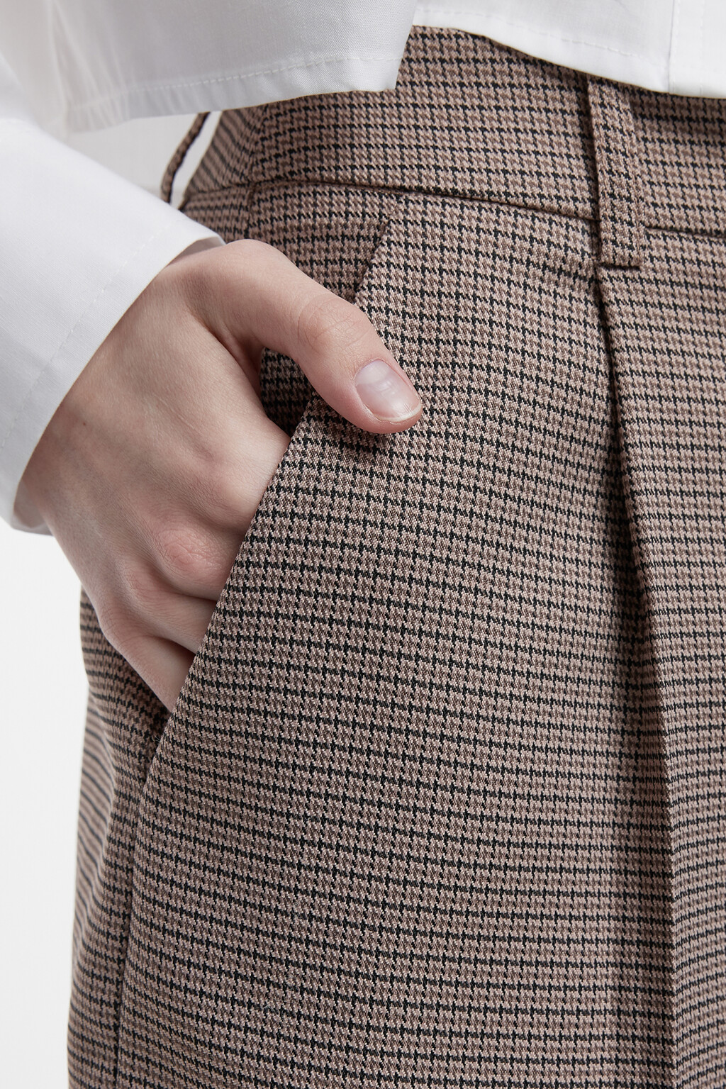 Шорты-бермуды костюмные клетчатые со средней посадкой - цвет бежевый - 7