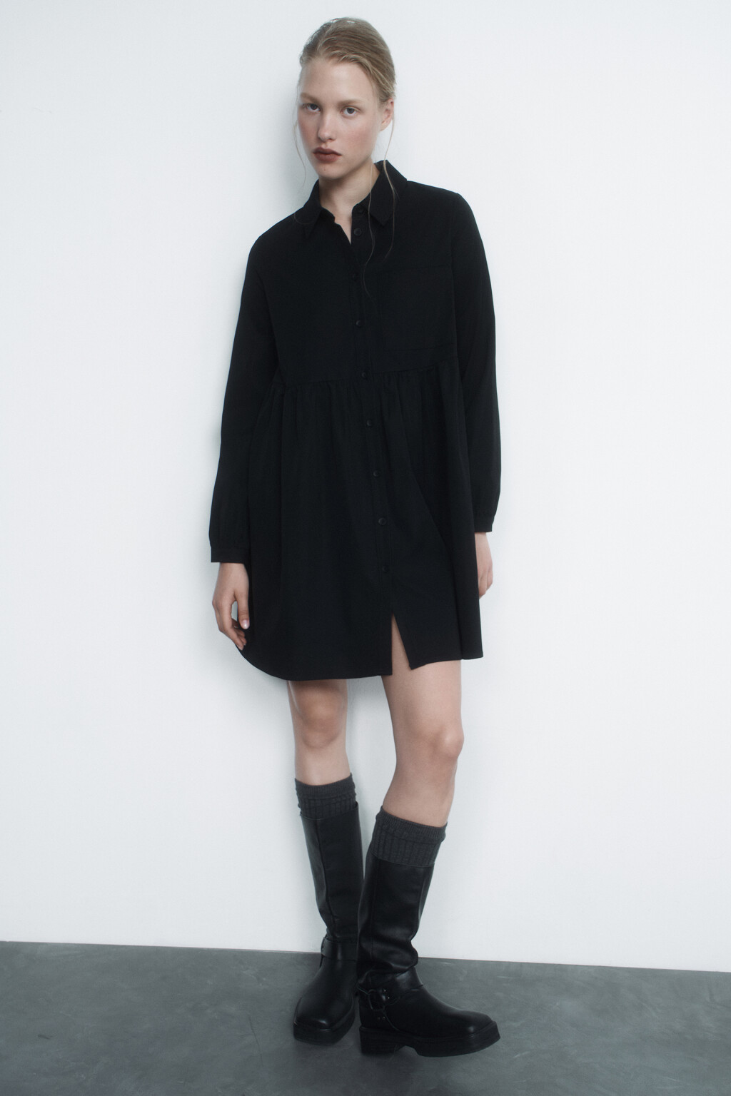 Платье-рубашка мини свободное с нагрудным карманом - цвет черный - 8