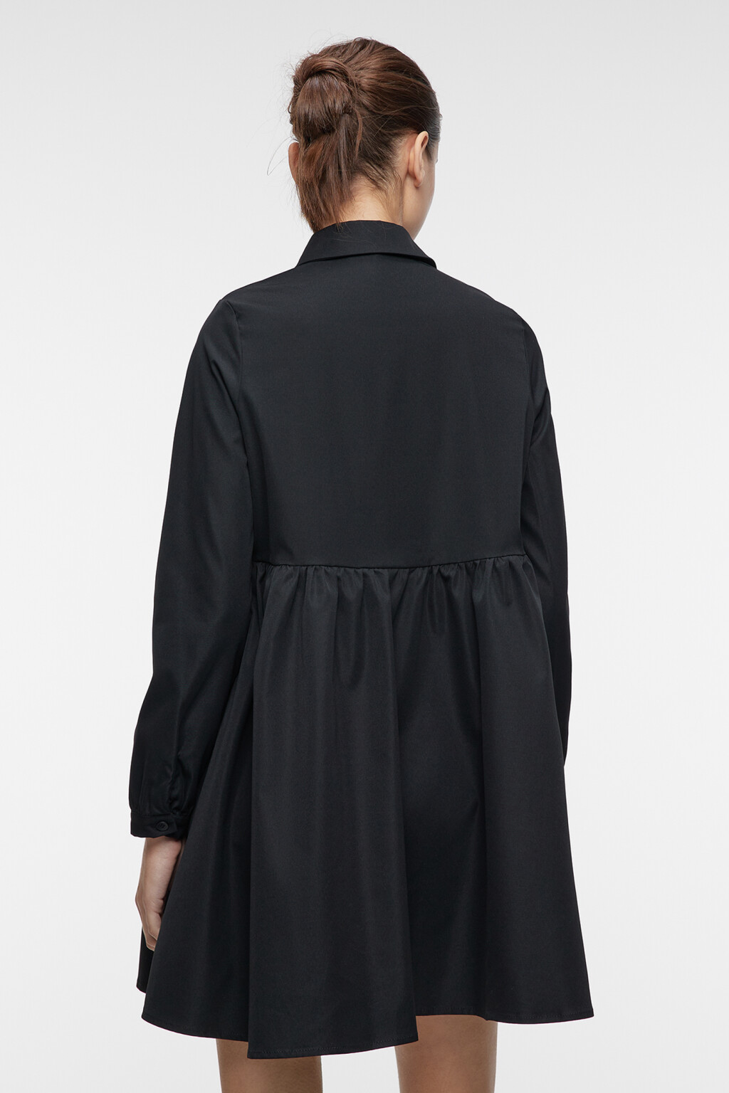 Платье-рубашка мини свободное с нагрудным карманом - цвет черный - 4