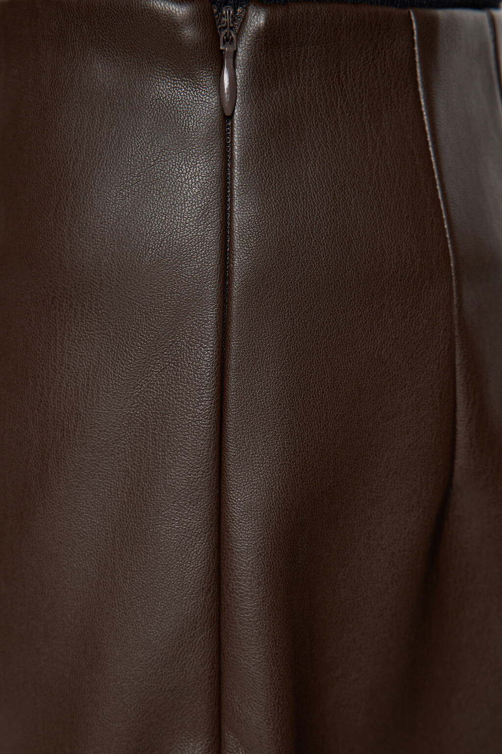 Юбка-шорты мини с запахом из искусственной кожи - цвет коричневый - 6