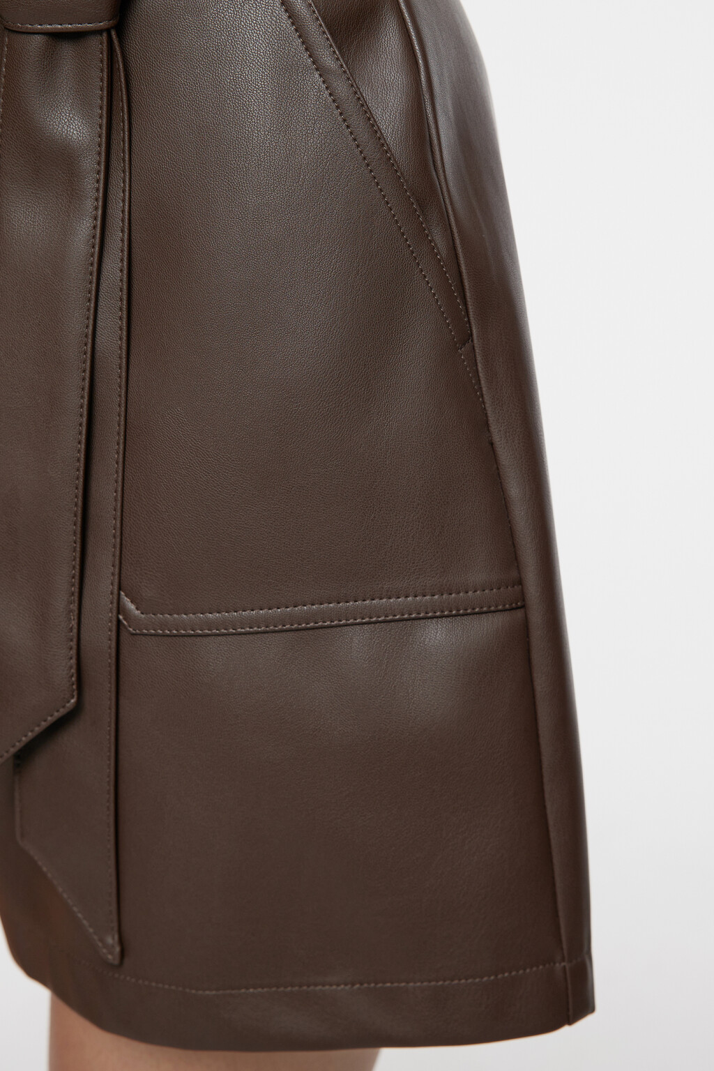 Шорты мини костюмные с поясом - цвет коричневый - 6