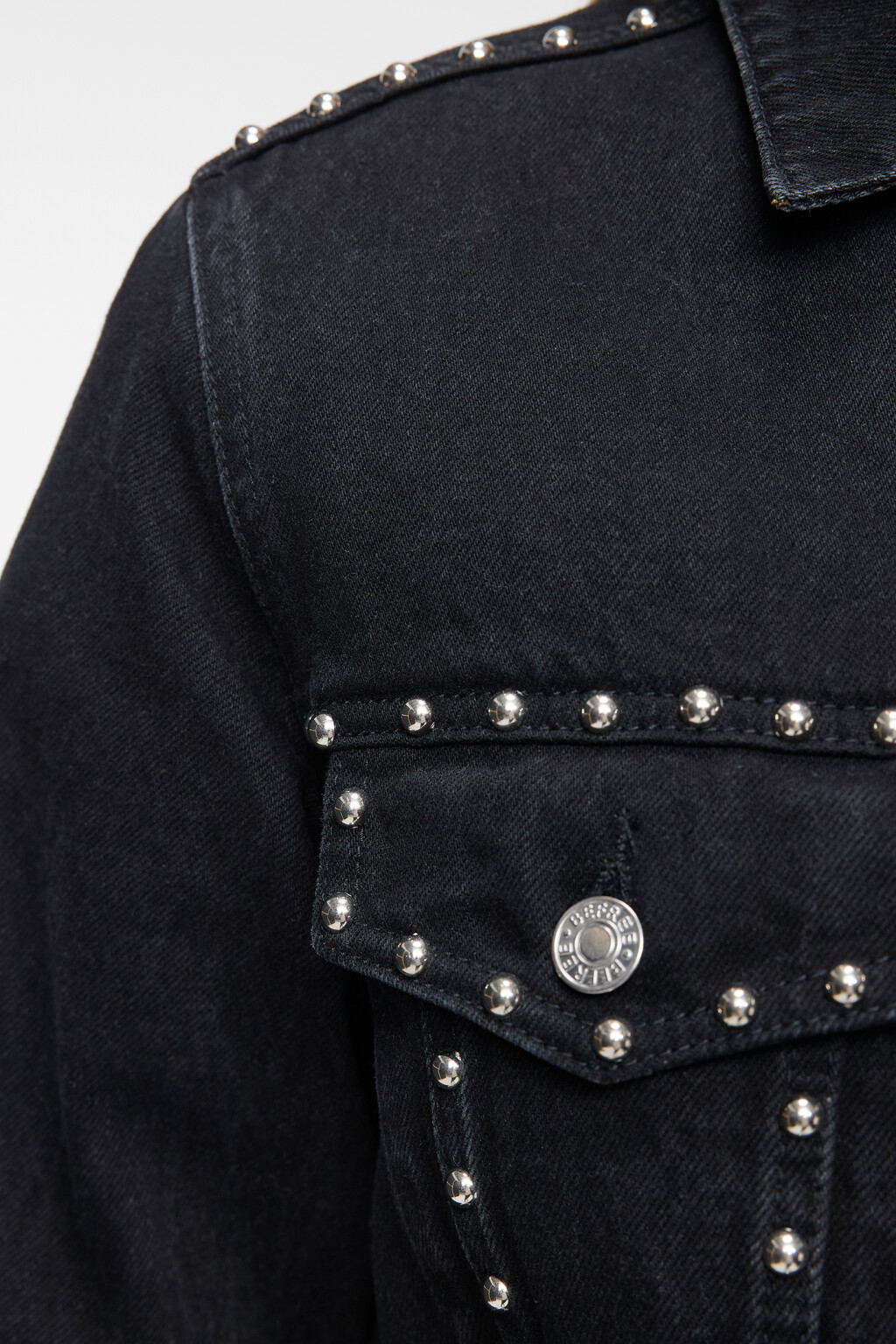 Куртка-рубашка джинсовая с металлическими заклепками - цвет черный - 6