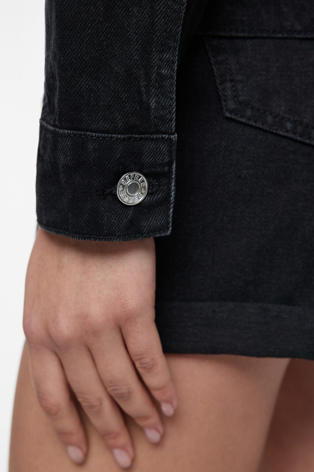 Куртка-рубашка джинсовая с металлическими заклепками - цвет черный - 7