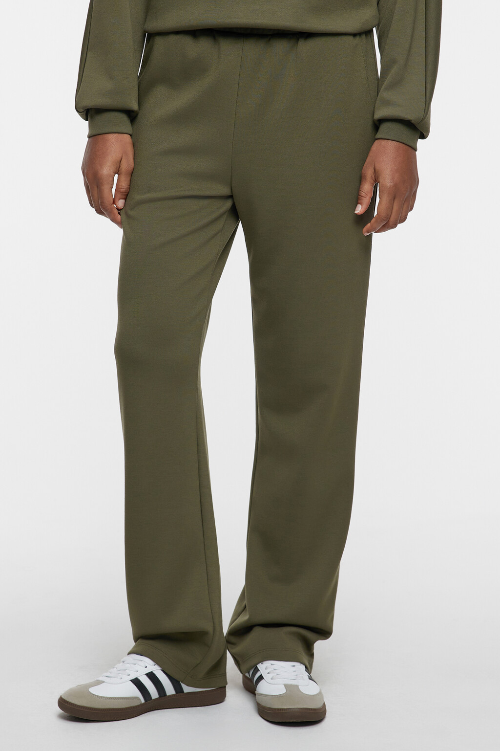 Брюки прямые трикотажные с поясом на резинке - цвет зеленый - 2