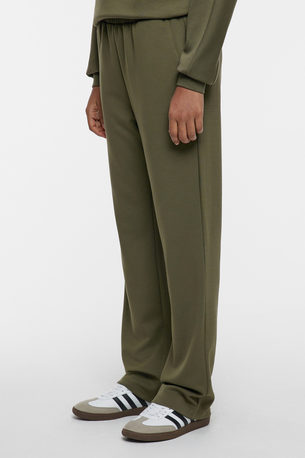 Брюки прямые трикотажные с поясом на резинке - цвет зеленый - 3